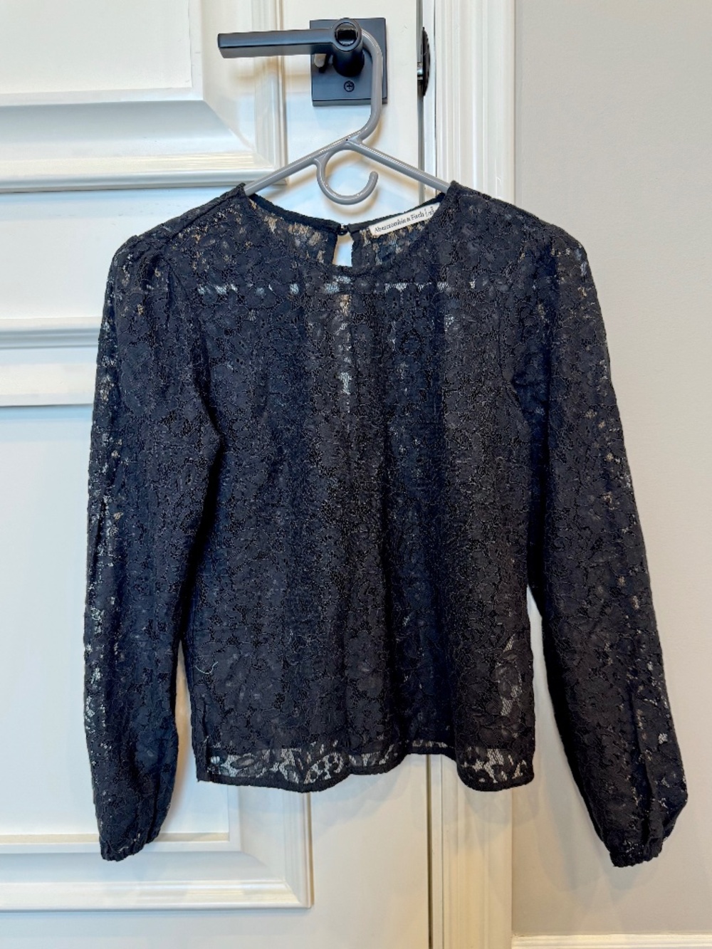 NWT Abercrombie & Fitch Black Sheer Floral Lace Long Sleeve Top Size Small